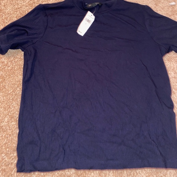 Tight fit soft material shirts - Picture 2 of 2